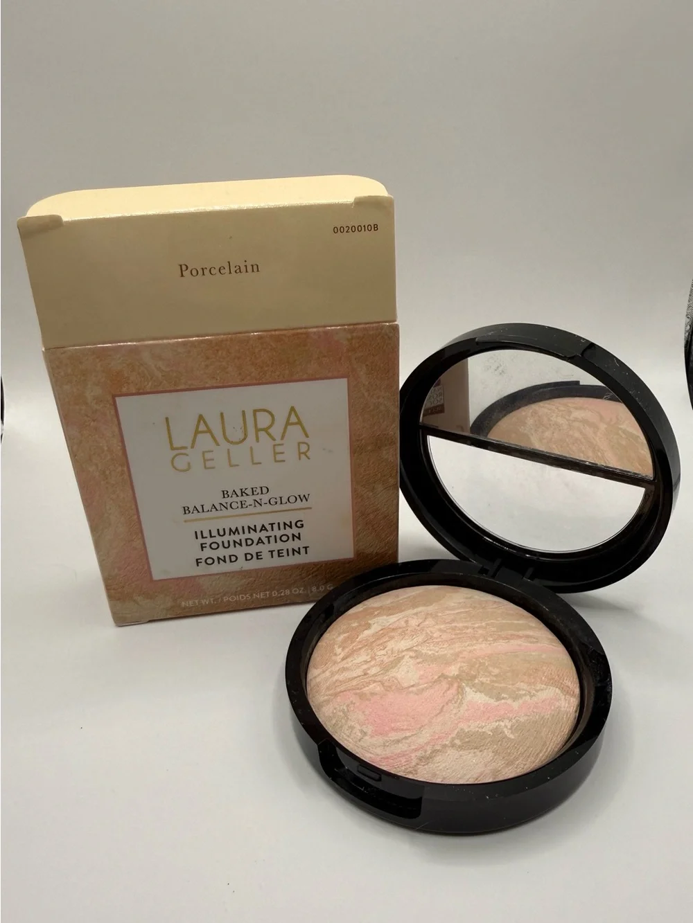 Laura Geller Baked Balance-N-Glow Illuminating Foundation Porcelain NEW